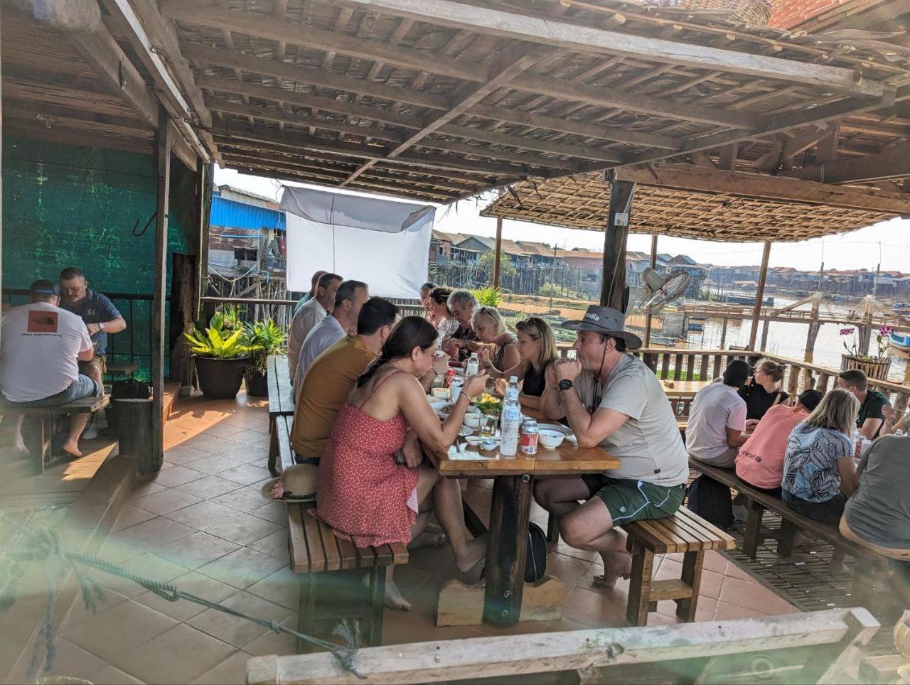 St 63 Home Stay & Tour Kampong Khleang Экстерьер фото