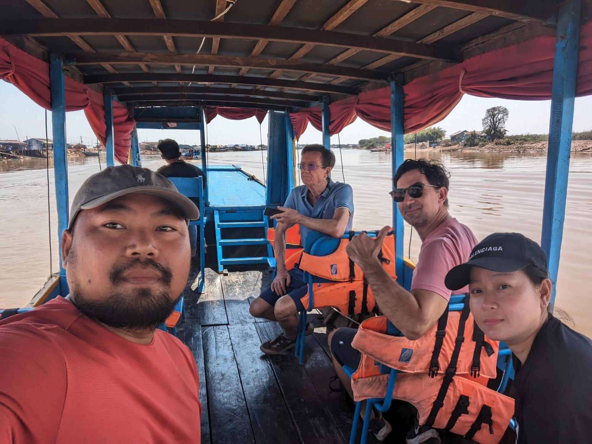 St 63 Home Stay & Tour Kampong Khleang Экстерьер фото
