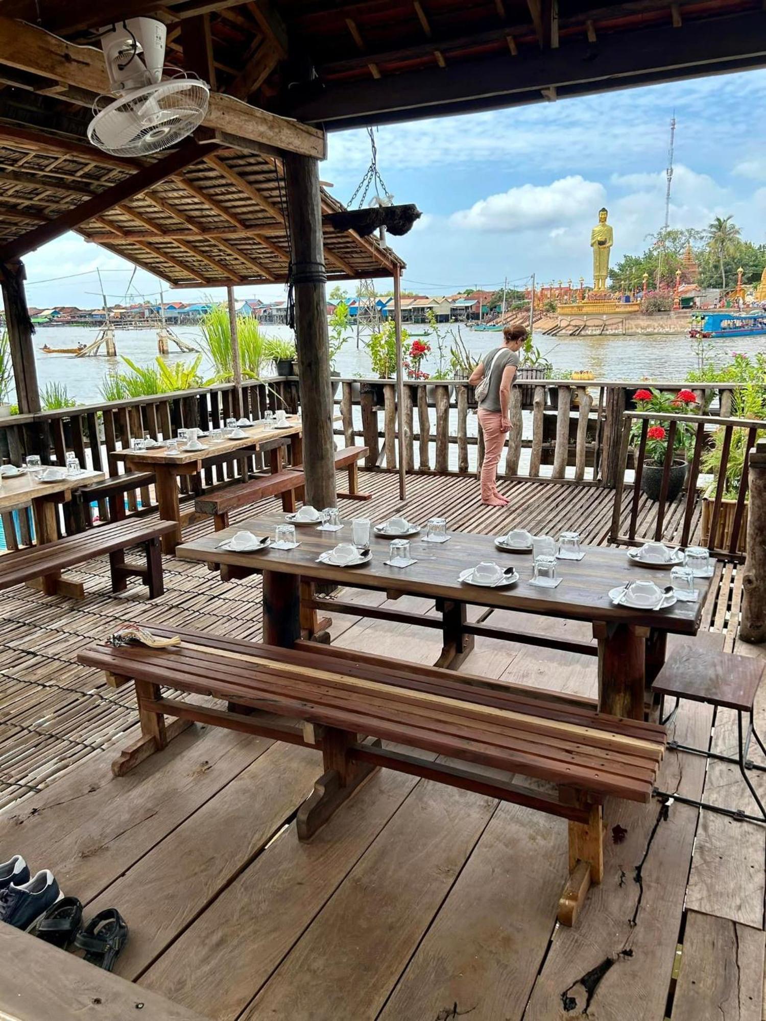 St 63 Home Stay & Tour Kampong Khleang Экстерьер фото